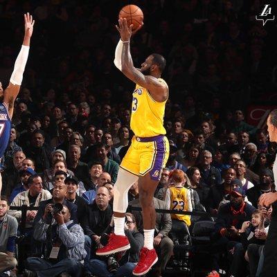 足球都很重 足球都很重